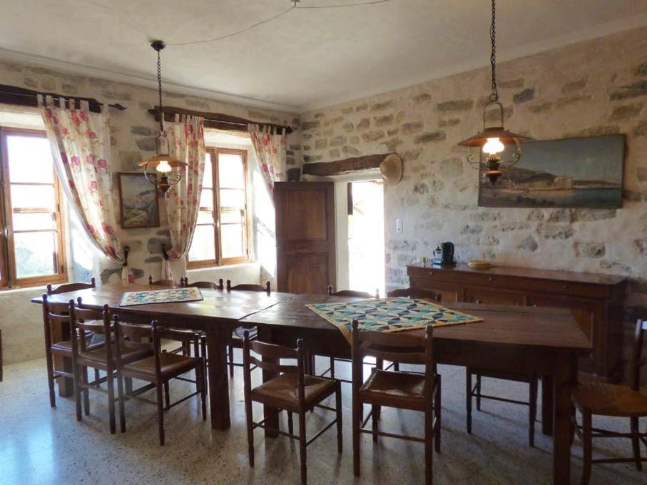 מלון Montjay  Le Relais Des Baronnies מראה חיצוני תמונה